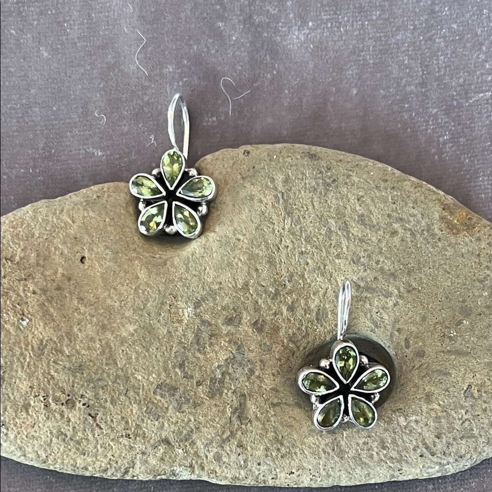 Sundance Peridot Petal Earrings NWT